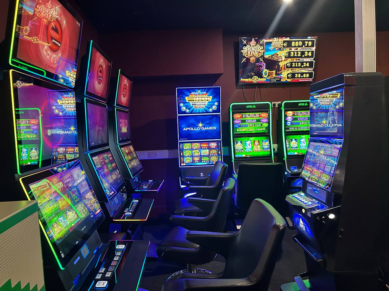 Bars & Sevens classic slot gameplay